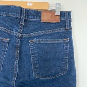 Tommy Hilfiger Men's Jeans in Dark Blue Denim size 32/32